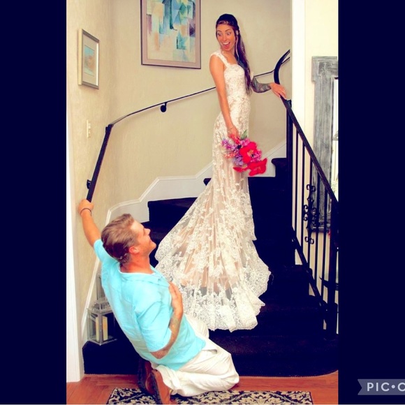 David Tutera Wedding Dress. Size 2. White and Cream. - Picture 3 of 9